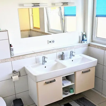 Moderne Einliegerwohnung Am Wald * 랑엔펠트