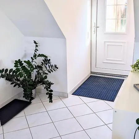 Apartment Moderne Einliegerwohnung Am Wald Langenfeld (North Rhine-Westphalia)