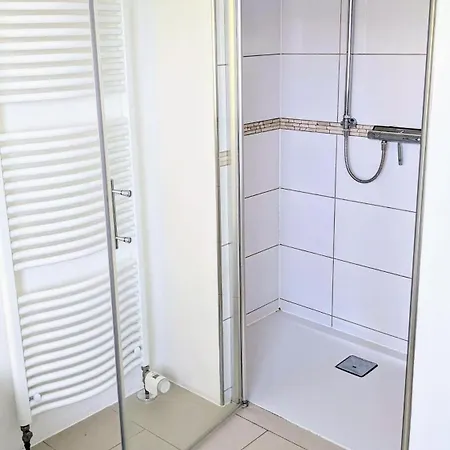 아파트 Moderne Einliegerwohnung Am Wald 랑엔펠트